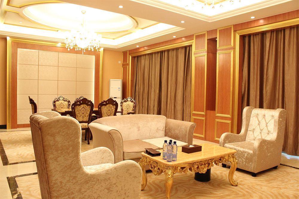 Golden Peacock Resort Hotel เบ-รา ภายนอก รูปภาพ